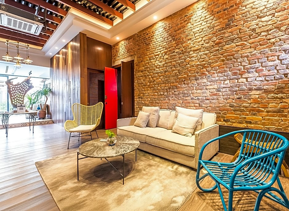 Tien Terrace Macalister