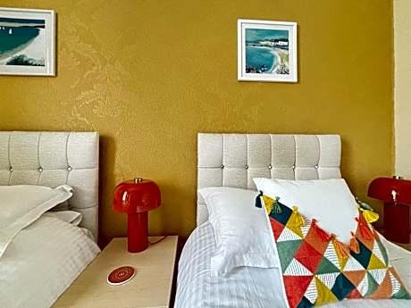 Twin Room with Shower