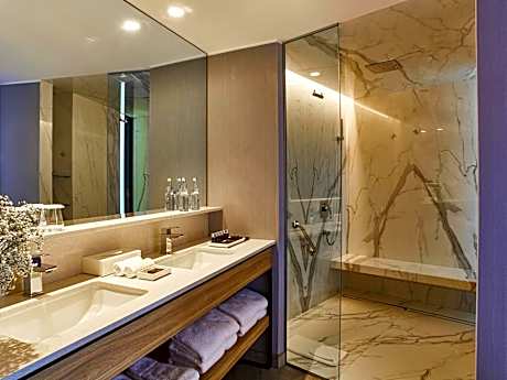 Presidential Suite - Lounge Access