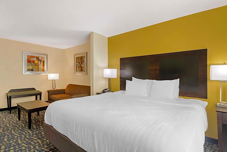 Best Western Plus Brunswick Inn & Suites
