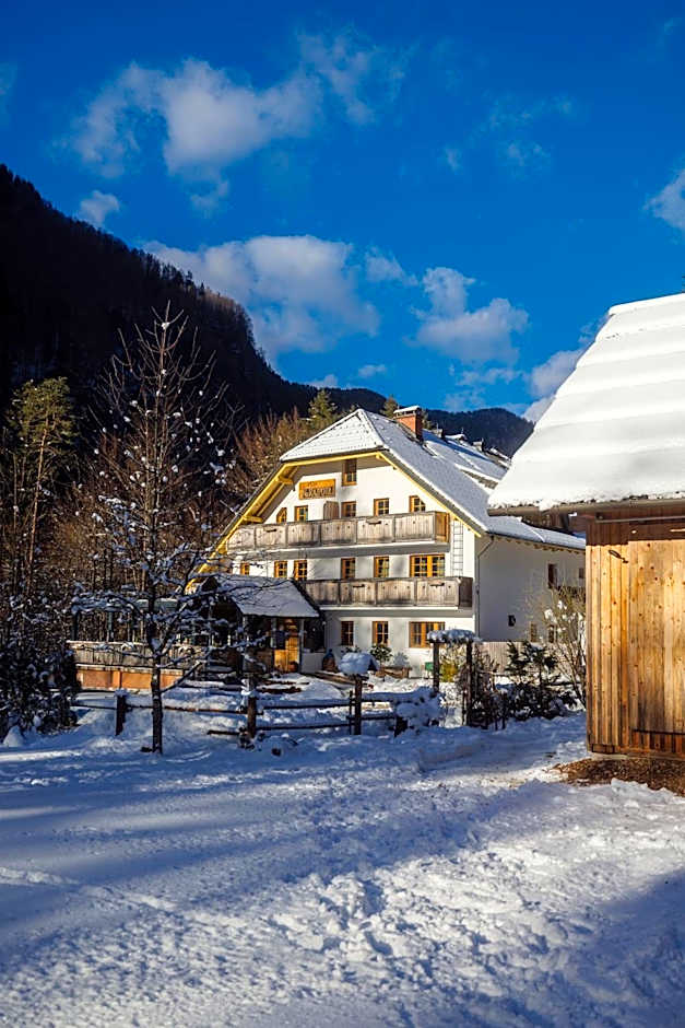 Eko hiša-Eco House Na razpotju