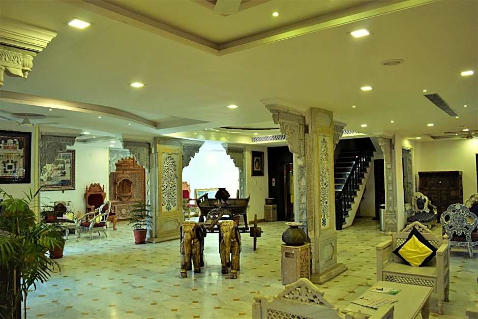 Bloom Boutique I Lake Pichola