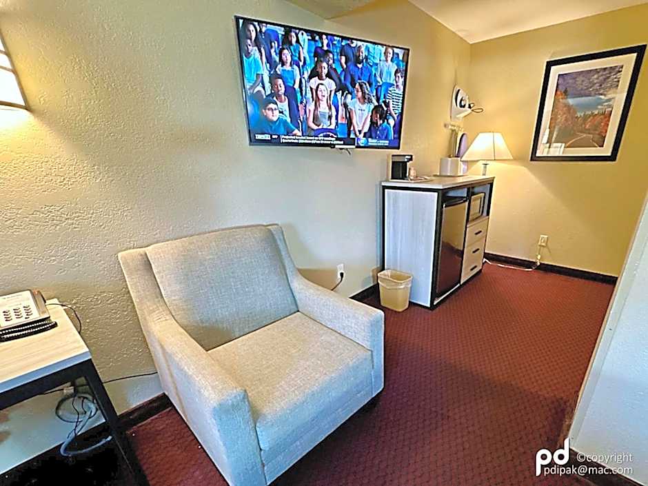 Travel Inn & Suites Flemington