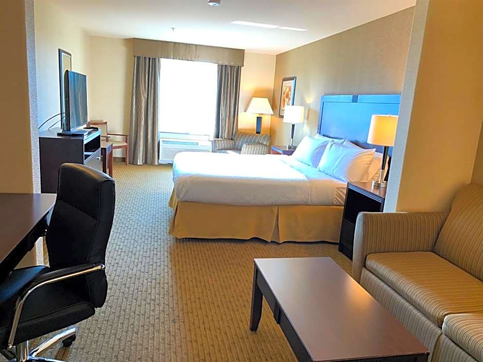 Holiday Inn Express & Suites Fresno Northwest-Herndon By IHG