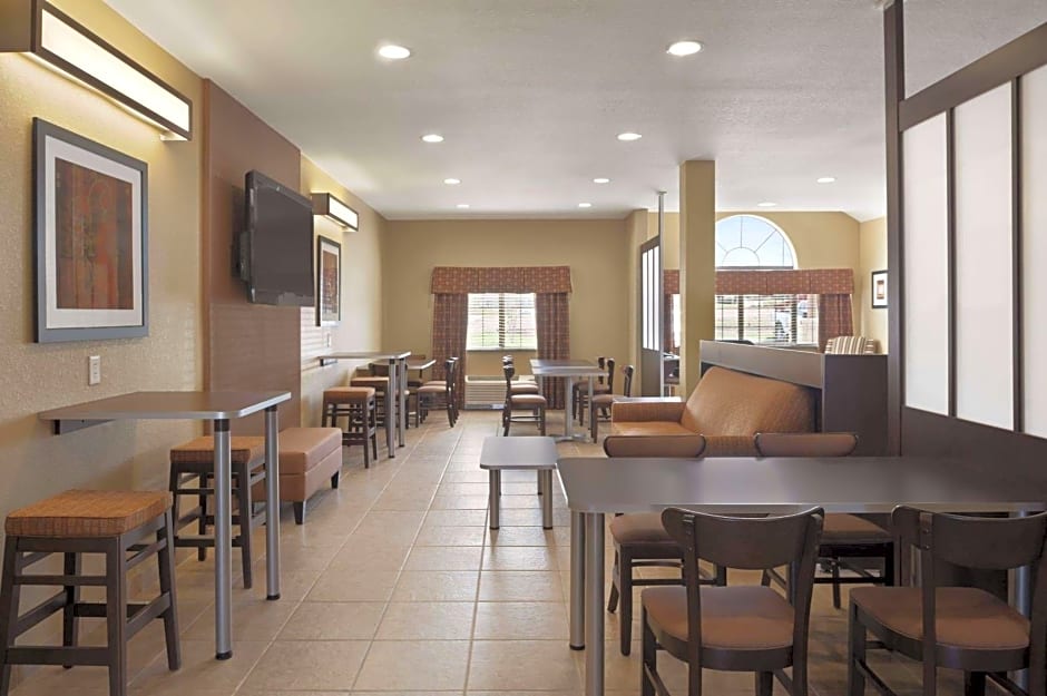 Microtel Inn & Suites Gonzales TX