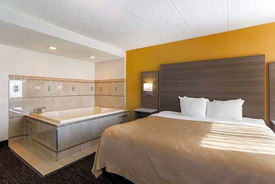 Quality Suites Milwaukee Airport