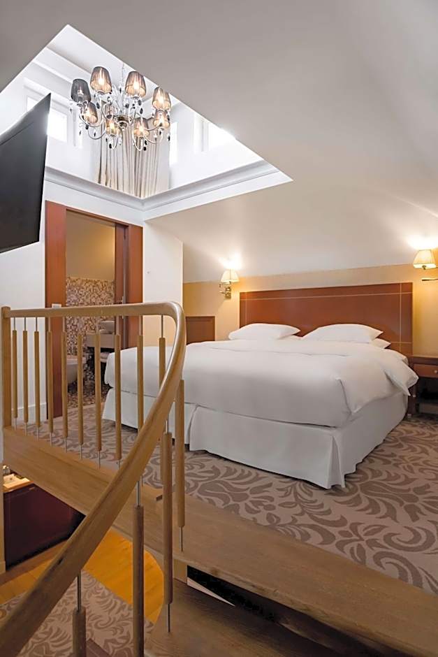 Grand Hotel Vilnius, Curio Collection by Hilton