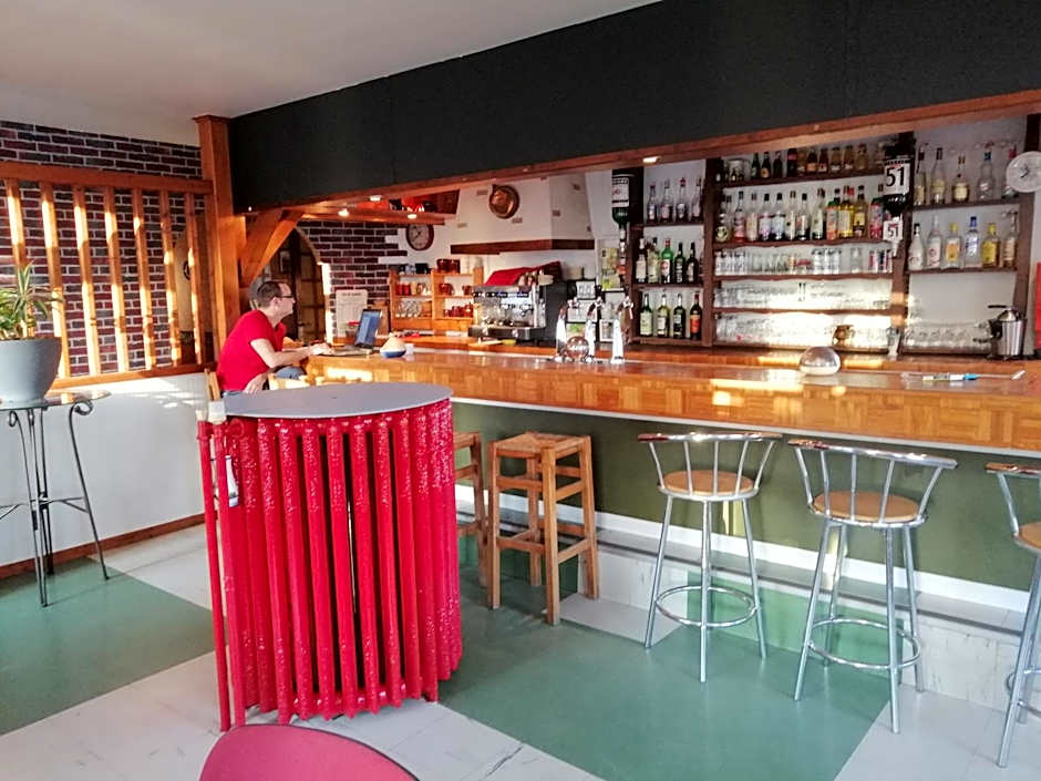 HOTEL DE LA GARE " Chez Hervé et Manu "