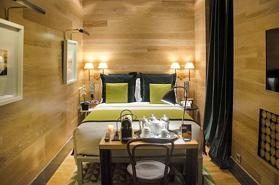 Browns Central Hotel