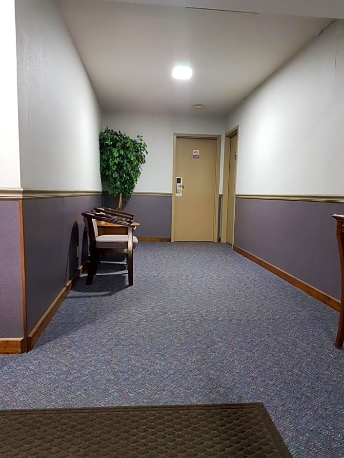 Denison Inn & Suites