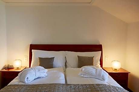 Family Room with Lake View