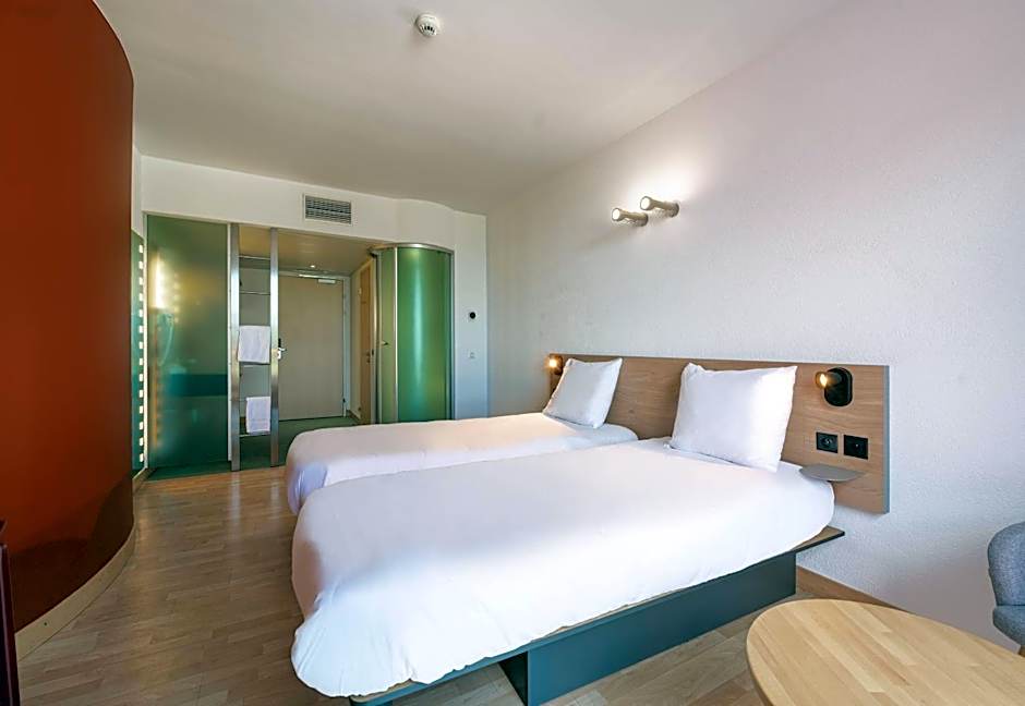 B&B Hotel Lully 3 Lakes