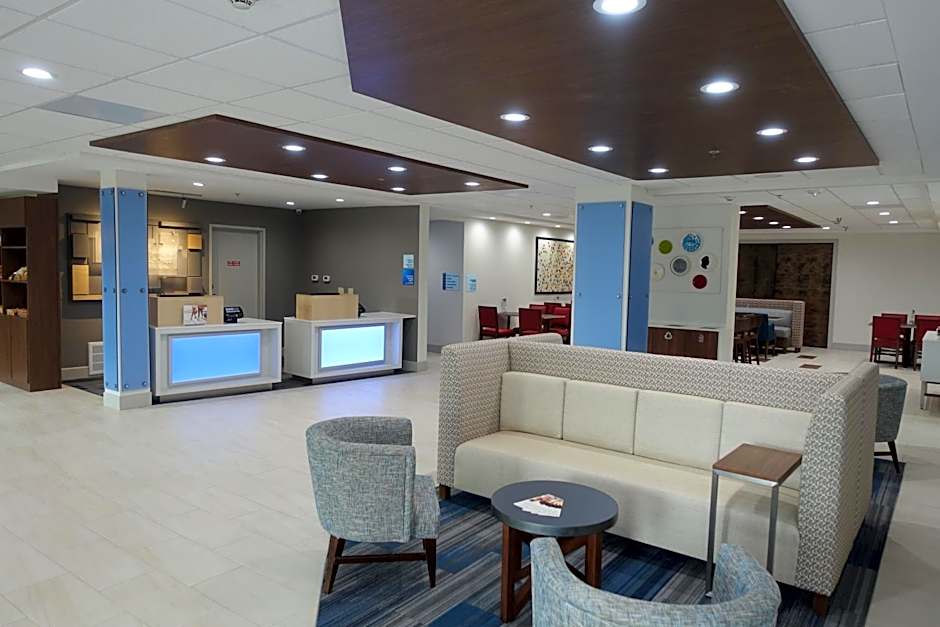 Holiday Inn Express & Suites Brentwood By IHG
