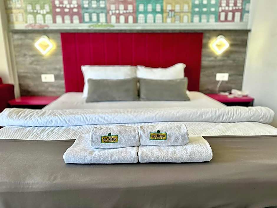 Hotel Del Medio