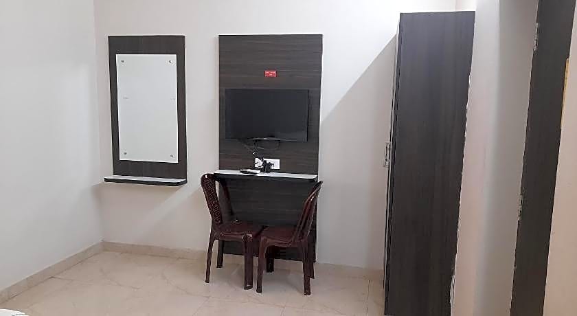 Hotel AKSHITH Inn