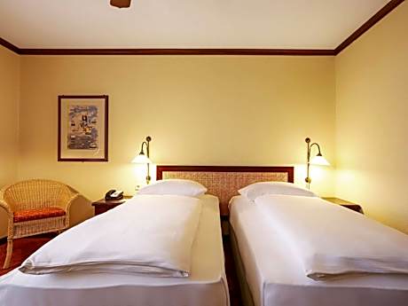 Classic Room with Two Zip Beds