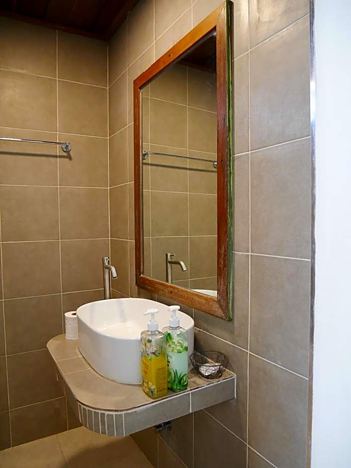 The Noi Guesthouse and Restaurant