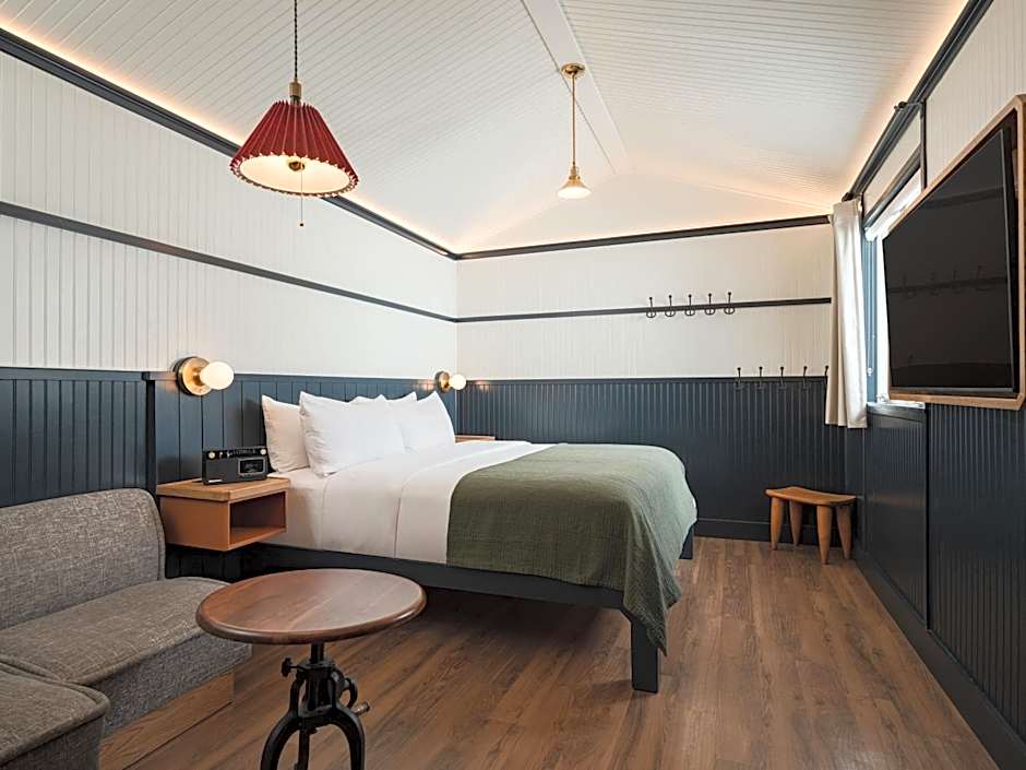 High Country Motor Lodge - Near NAU and Downtown