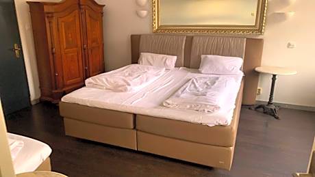 Triple Room with Bathroom