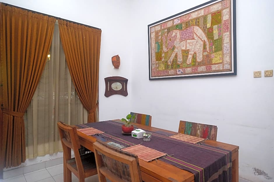 RedDoorz @ Griya Cemara Homestay Yogyakarta