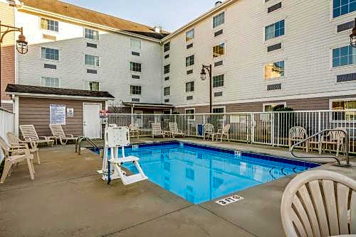 Suburban Studios Near Camp Lejeune