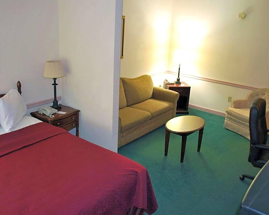 Rodeway Inn & Suites Lantern Lodge