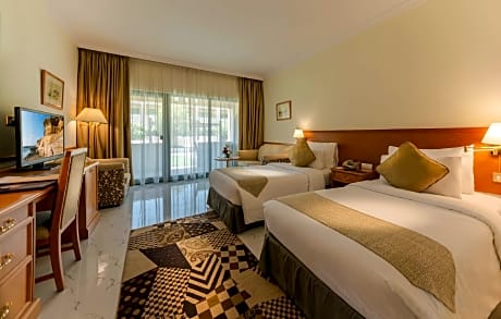 Standard Room - 2 Single Beds 1 Sofa Bed 31SQM Free WiFi