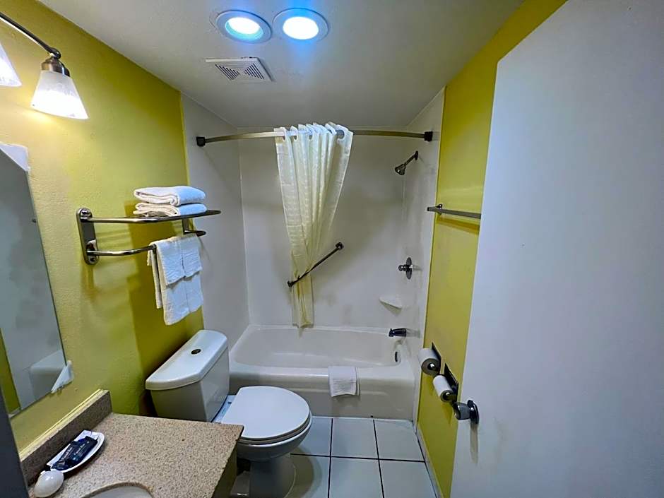 Countryside Suites Kansas City Independence I-70 East Sports Complex Hotel