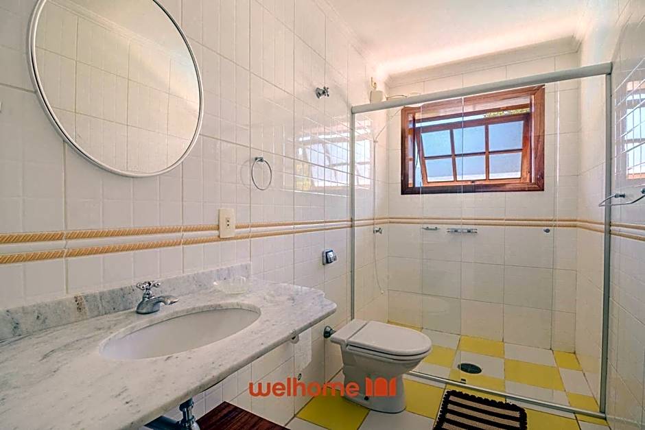 Casa em Ubatuba com área gourmet e acesso a rio