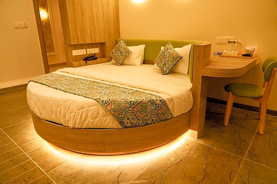 Photo 1 of 6 of 1 King Bed