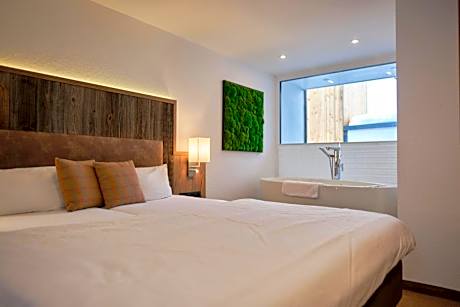 Two-Bedroom Suite with Balcony and Sauna