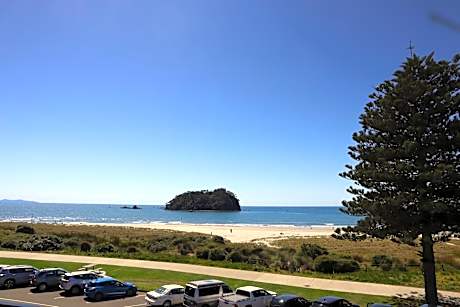 Belle Mer Beachfront Apartments - Self Serviced