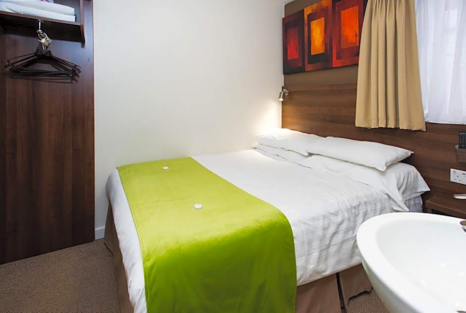 Photo 1 of 9 of Double Room with Shared Bathroom
