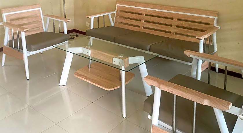 Hannie House II RedPartner