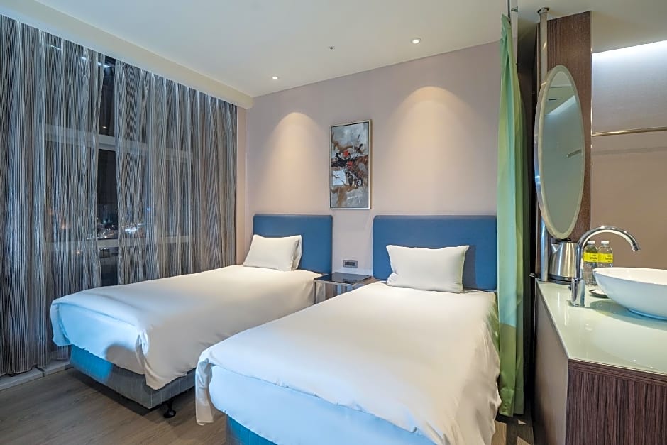 CHECK inn Taipei Xinyi