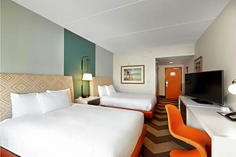 2 Queen Beds With Private Balcony
