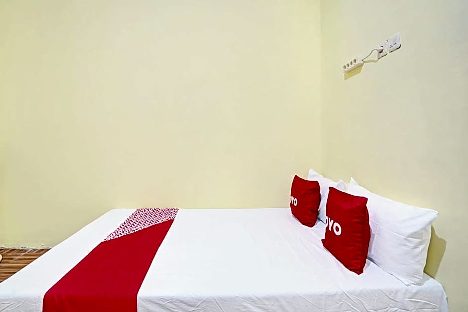 OYO Life 92920 Rumah Kost Azca