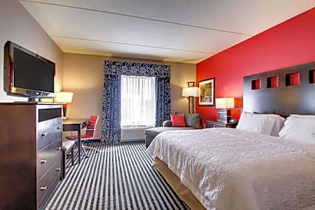 King Room with Accessible Tub - Mobility and Hearing Access/Non-Smoking