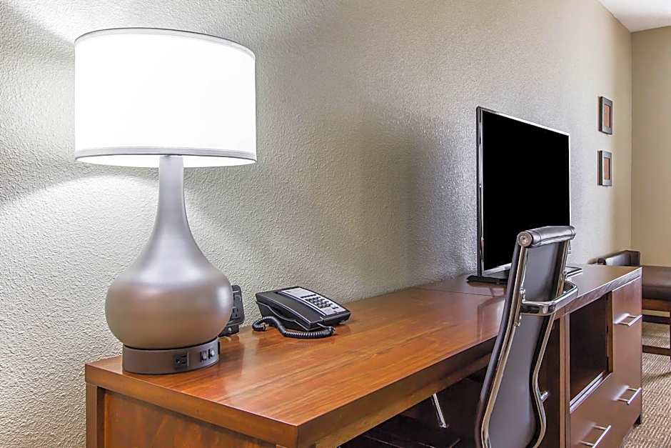 Comfort Suites West Omaha