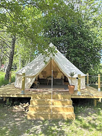 Glampingtält, privat område, 3 mil utanför Örebro