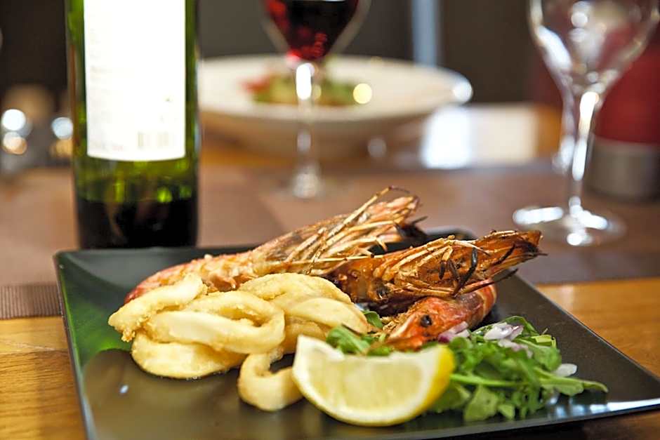 LOCH TAY HIGHLAND LODGES and GLAMPING PARK