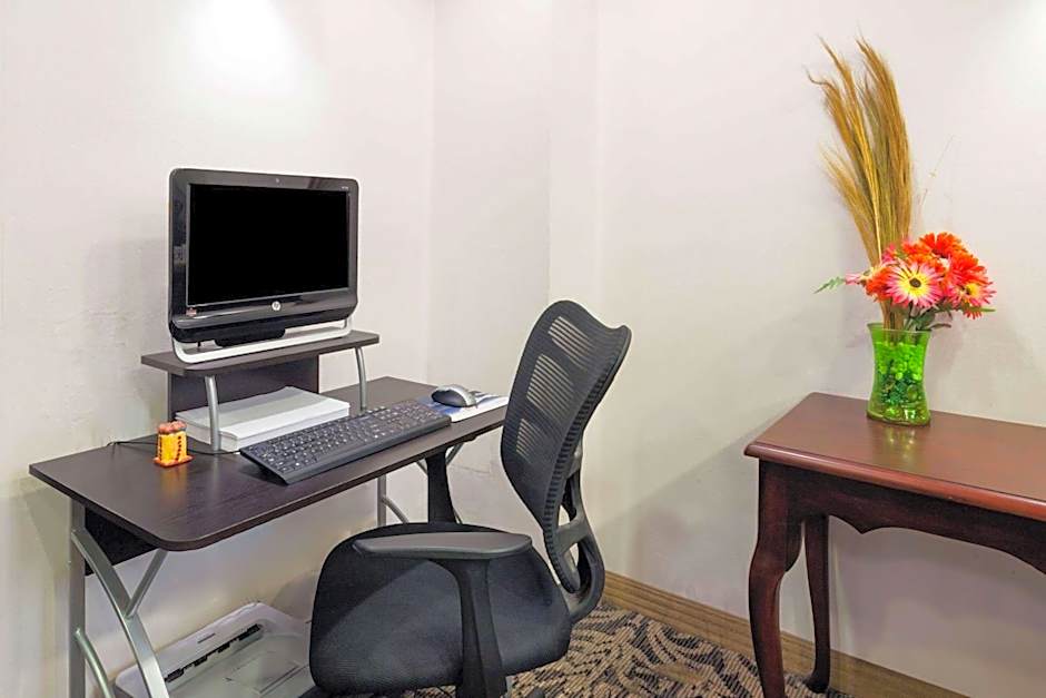 Days Inn by Wyndham Seatac Airport