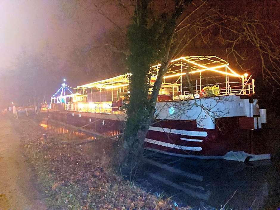 péniche Ino Lefkothea II chambre d'hôtes