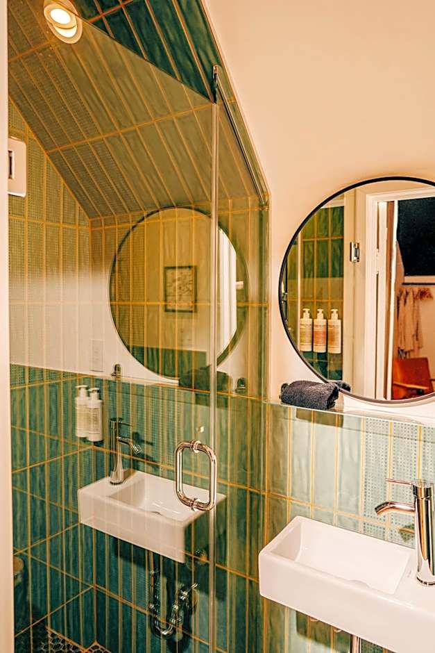 Somewhere Inn Collingwood