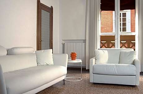 Room with Private External Bathroom