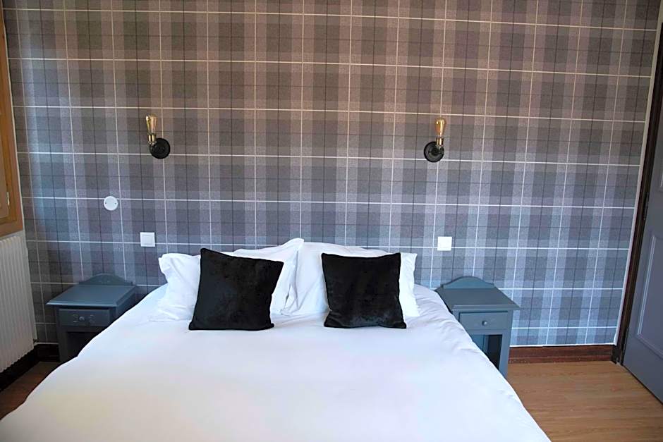 Photo 1 of 8 of Double Room