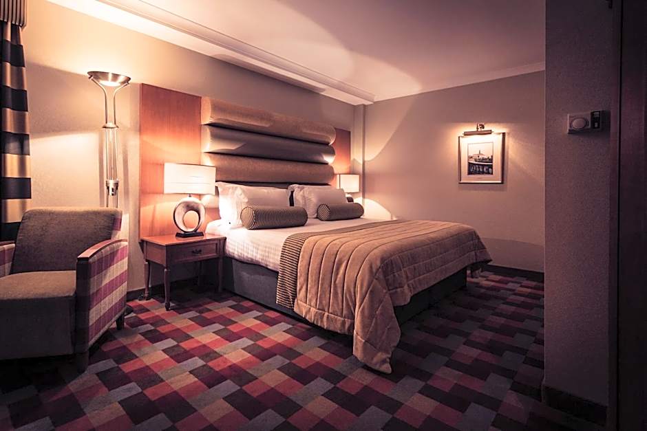 Carlton George Hotel