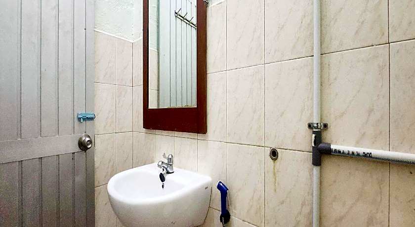 RedDoorz Syariah Near Pelabuhan Sri Bintan Pura Tanjungpinang