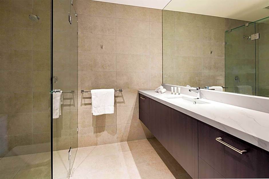 QUALITY HOTEL LAKESIDE