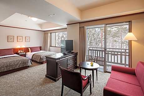 Deluxe Twin Room with Balcony